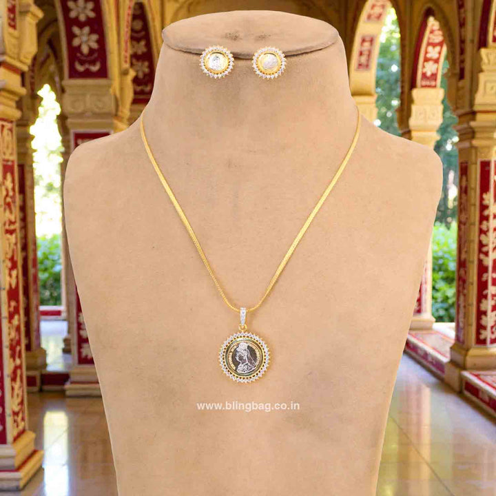 Golden Ameliae Pendant Set