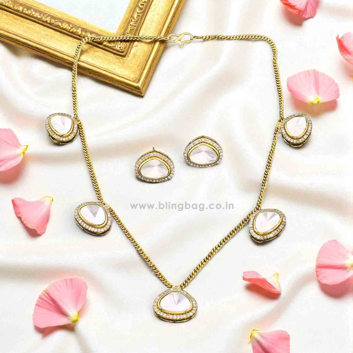 Golden Amoriah Pendant Set