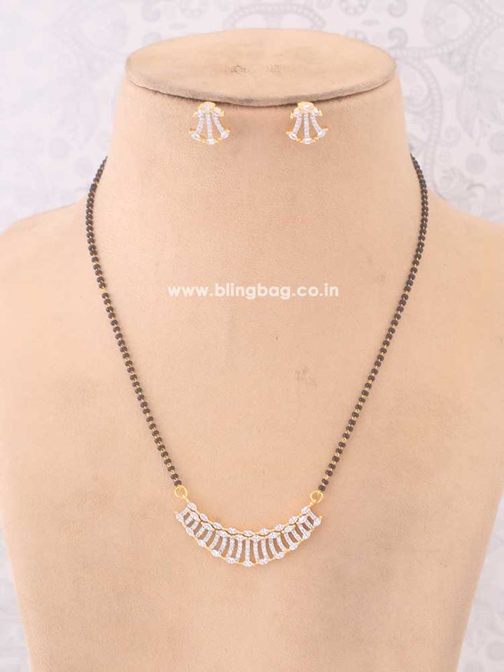 Golden Andreas Pendant Mangalsutra Set