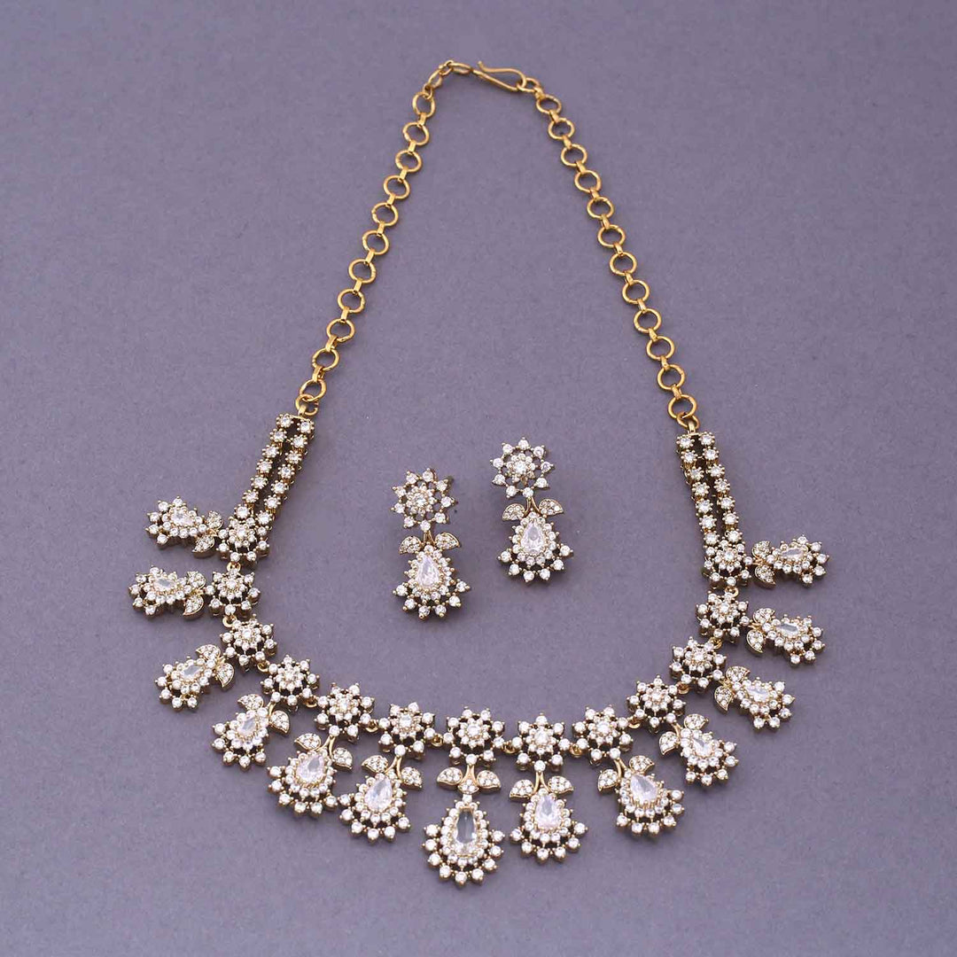 Golden Arlina Victorian Jewellery Set - New Arrival