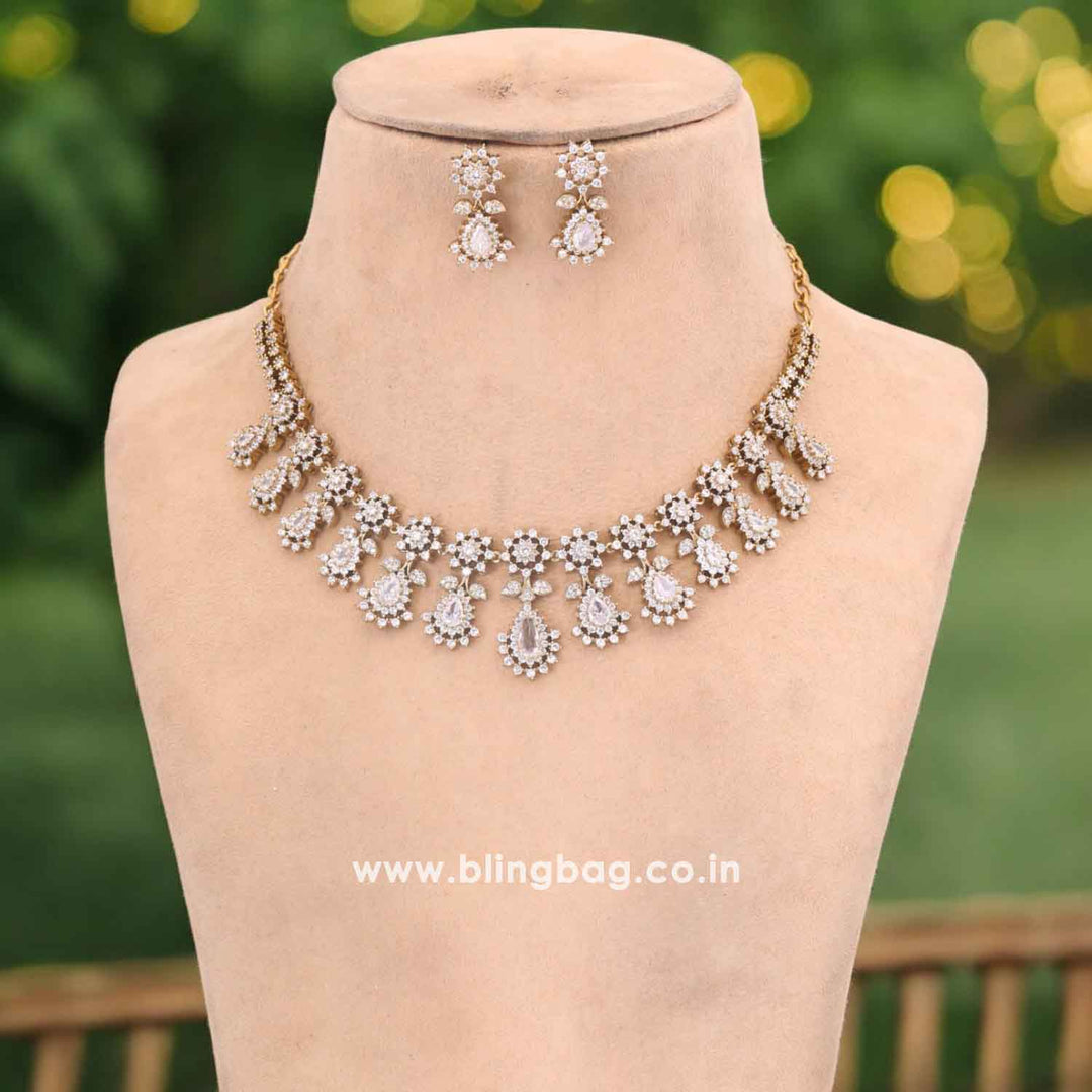 Golden Arlina Victorian Jewellery Set - New Arrival