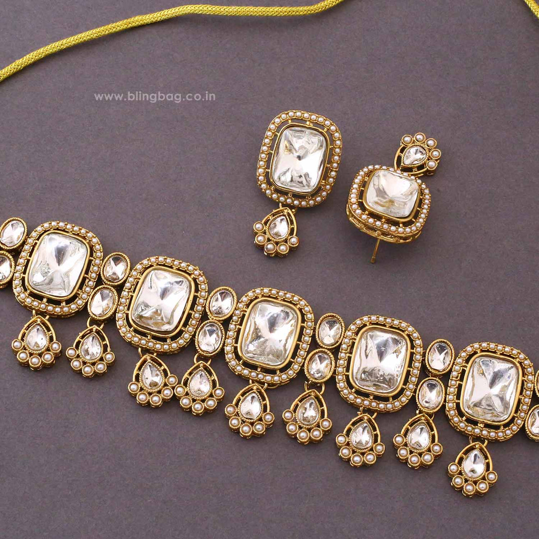 Golden Asmina Kundan Jewellery Set