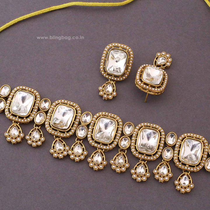 Golden Asmina Kundan Jewellery Set