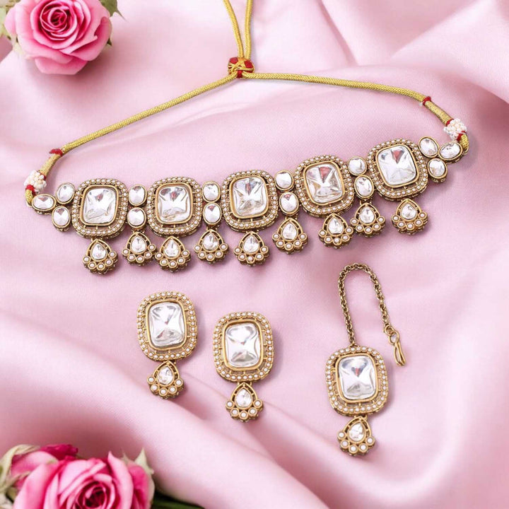 Golden Asmina Kundan Jewellery Set
