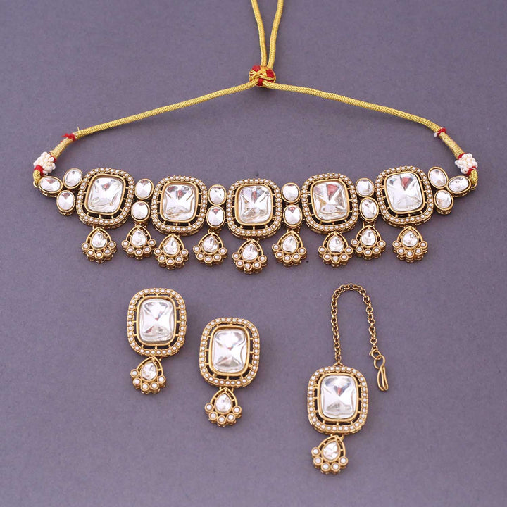 Golden Asmina Kundan Jewellery Set