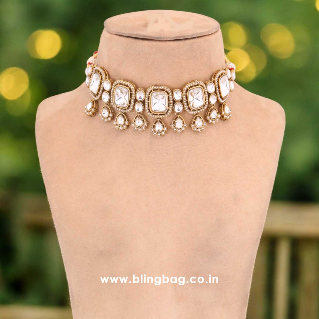 Golden Asmina Kundan Jewellery Set