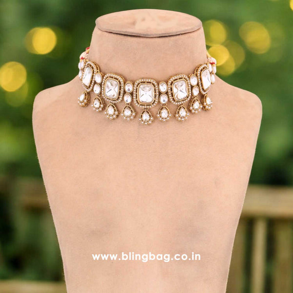 Golden Asmina Kundan Jewellery Set