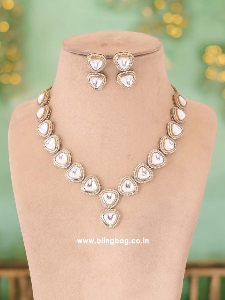 Golden Aubrieta Zirconia Jewellery Set