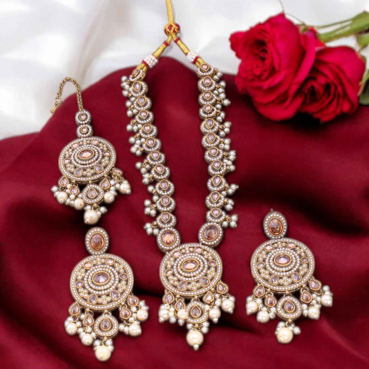 Golden Avashthi Kundan Jewellery Set