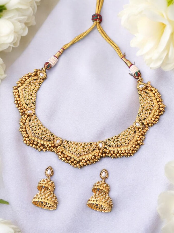Golden Avyan Jewellery Set