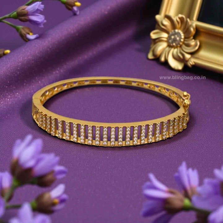 Golden Biancaa Victorian Bracelet