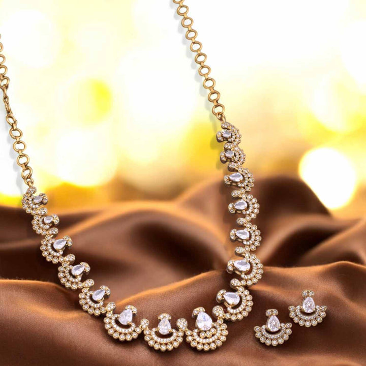 Golden Brissa Victorian Jewellery Set - New Arrival