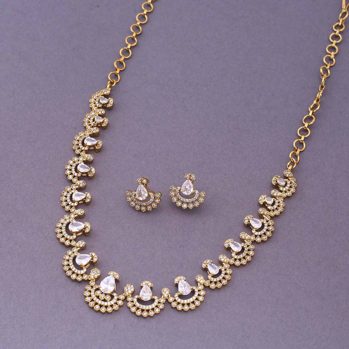 Golden Brissa Victorian Jewellery Set - New Arrival