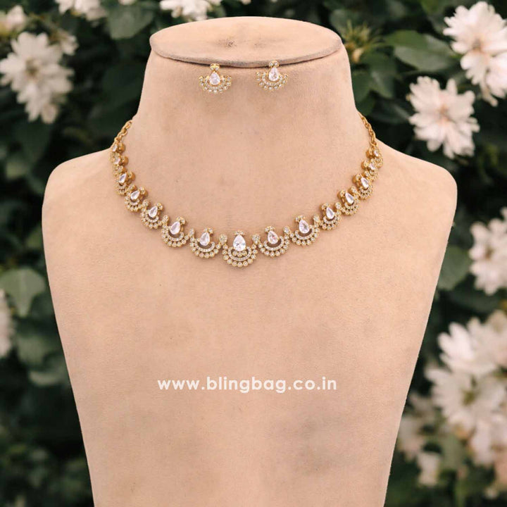 Golden Brissa Victorian Jewellery Set - New Arrival