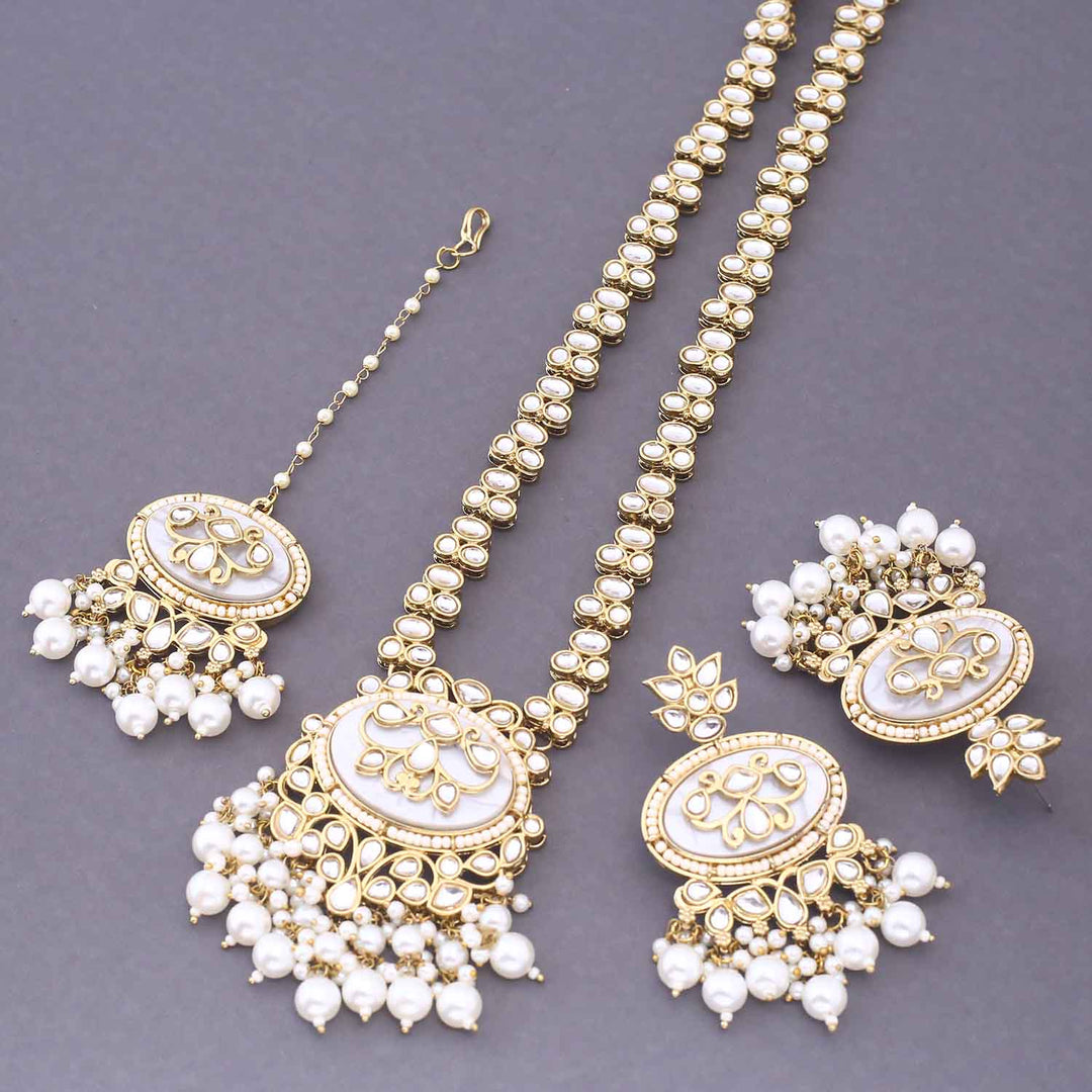 Golden Charvya Kundan Jewellery Set