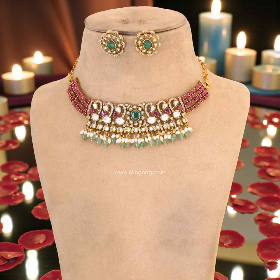 Golden Chloe Victorian Jewellery Set