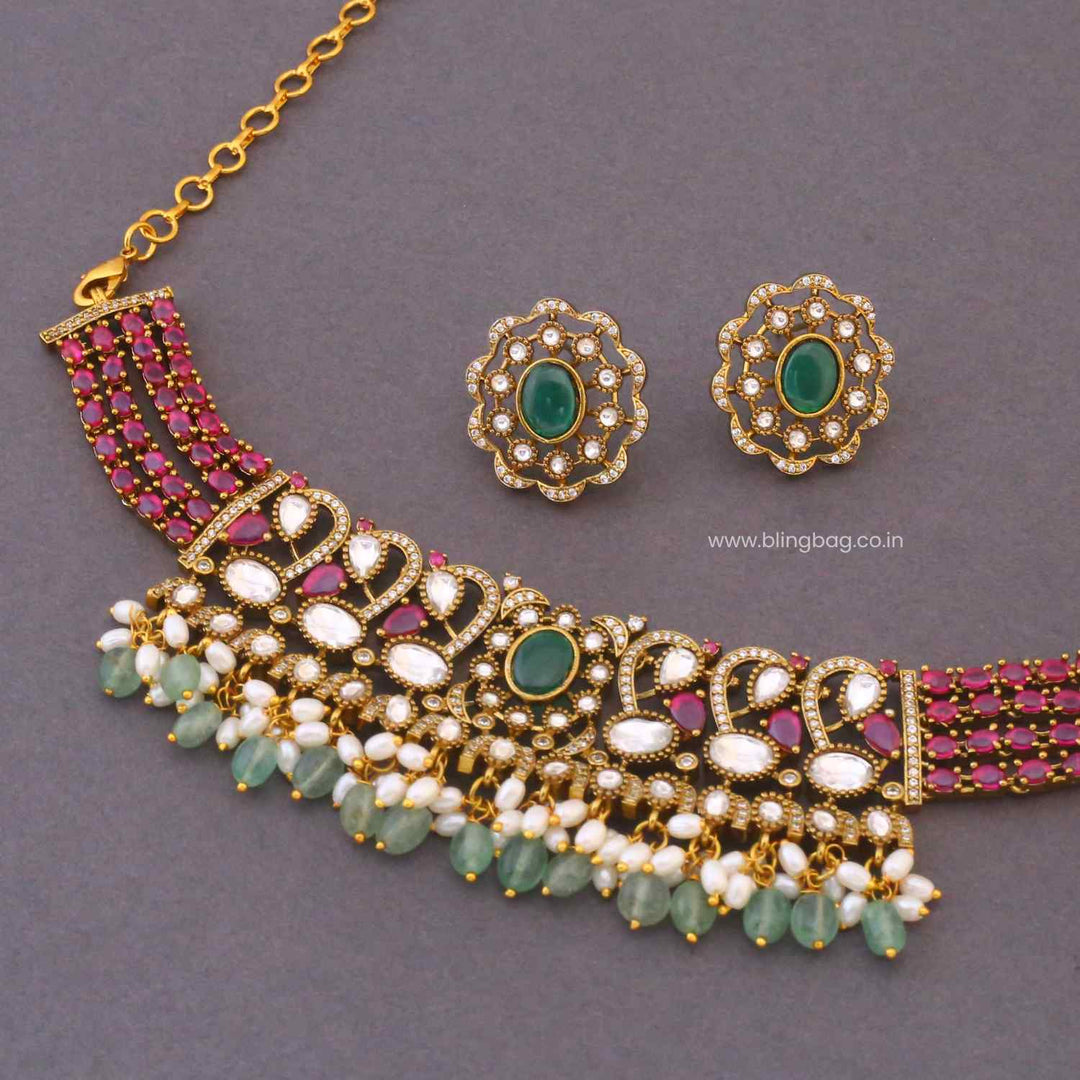 Golden Chloe Victorian Jewellery Set