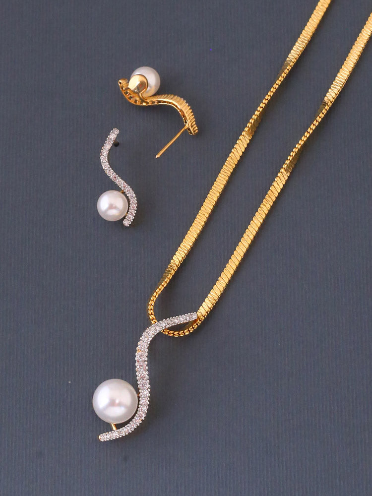 Golden Coraa Pendant Set