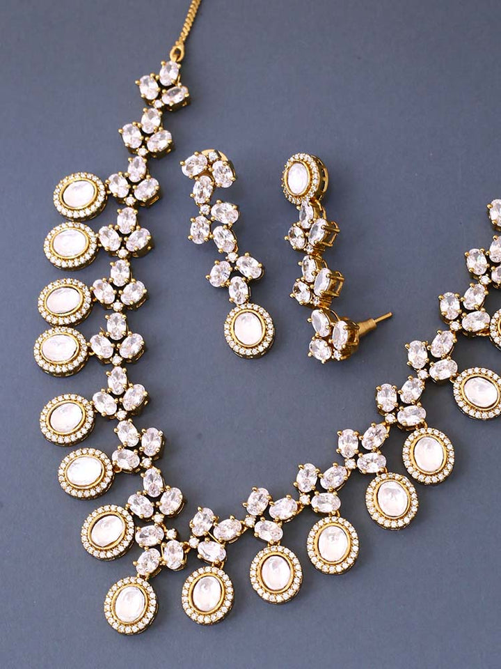 Golden Daivey Zirconia Jewellery Set
