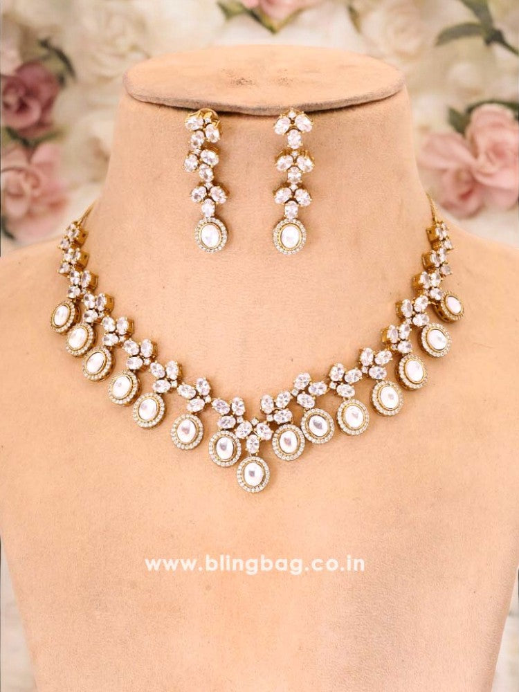 Golden Daivey Zirconia Jewellery Set