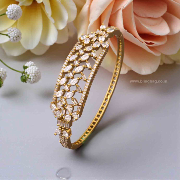 Golden Danielae Victorian Bracelet