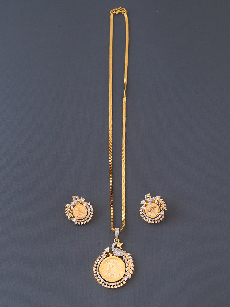 Golden Dessy Pendant Set
