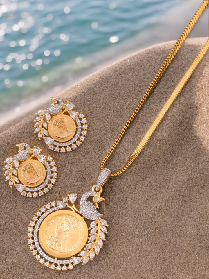 Golden Dessy Pendant Set