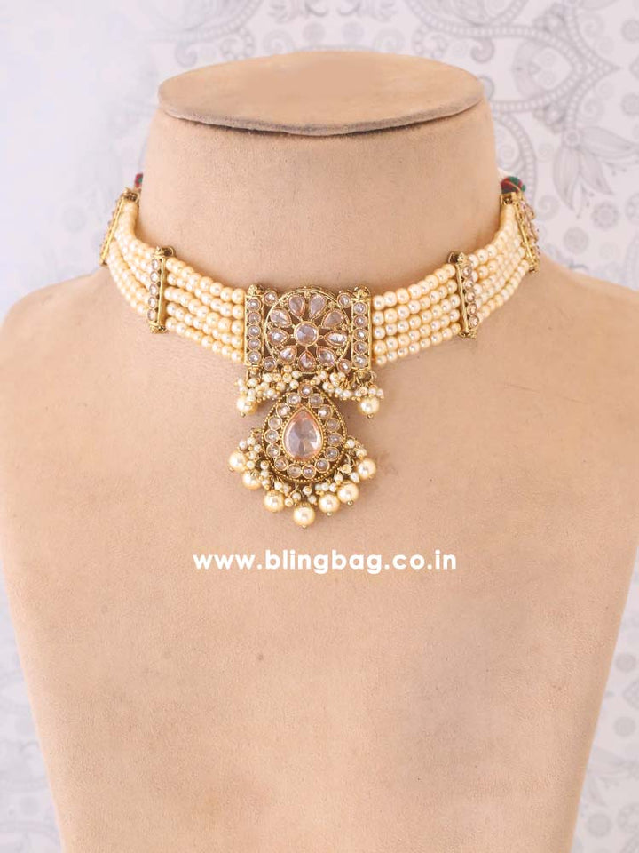 Golden Devika Jewellery Set