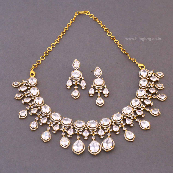 Golden Diamora Victorian Jewellery Set - New Arrival