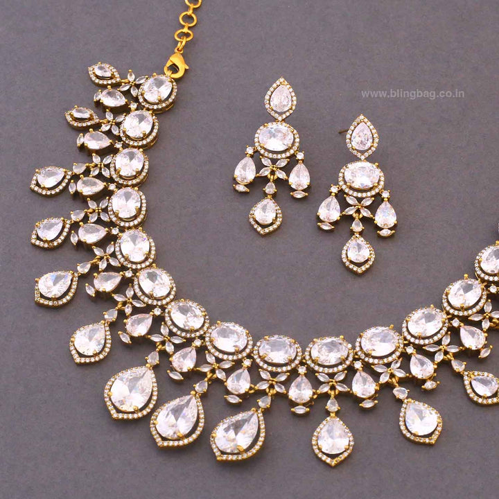 Golden Diamora Victorian Jewellery Set - New Arrival