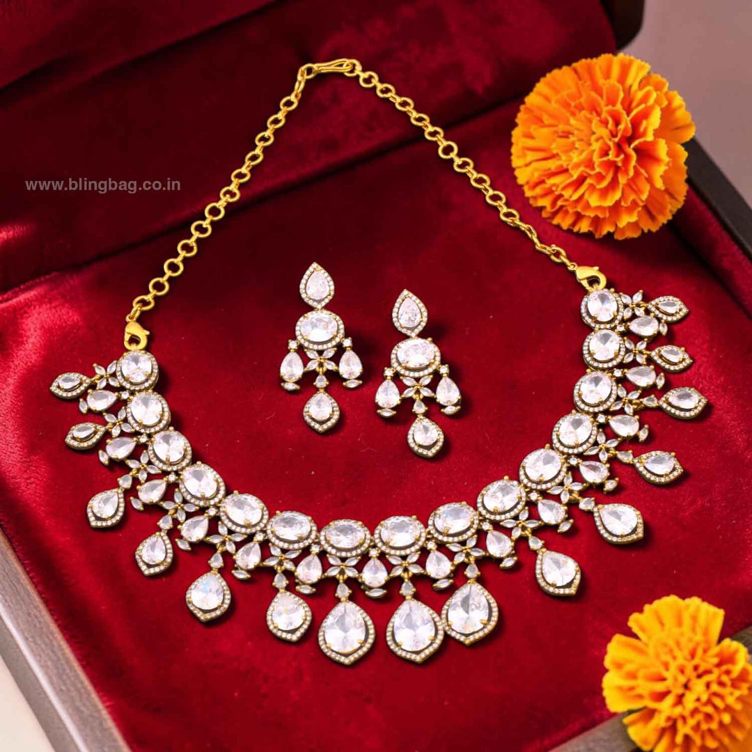 Golden Diamora Victorian Jewellery Set - New Arrival