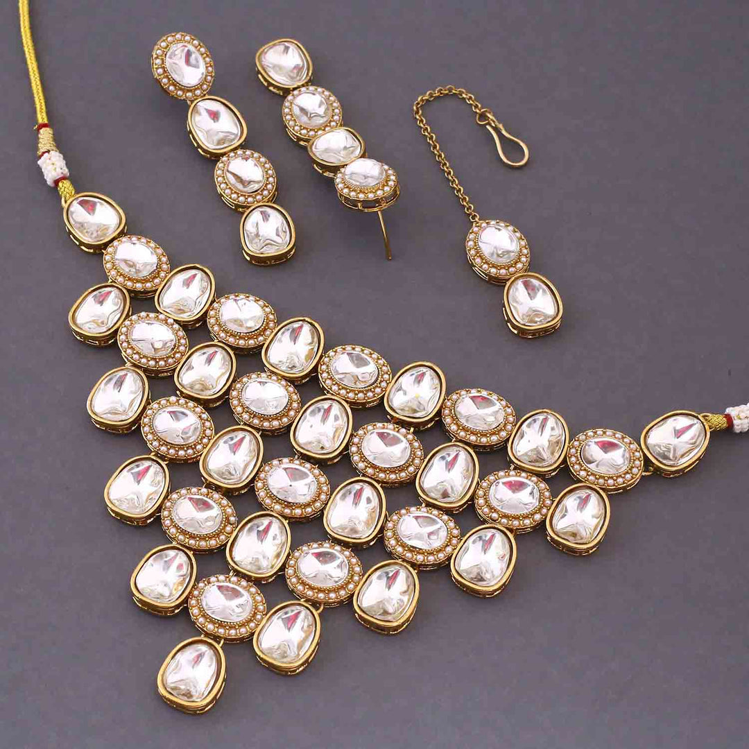Golden Dipali Kundan Jewellery Set