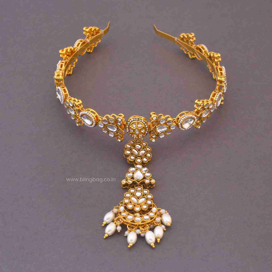 Golden Divyai Hairband With Tikka