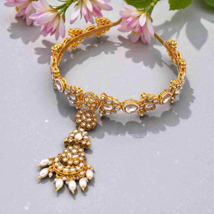 Golden Divyai Hairband With Tikka