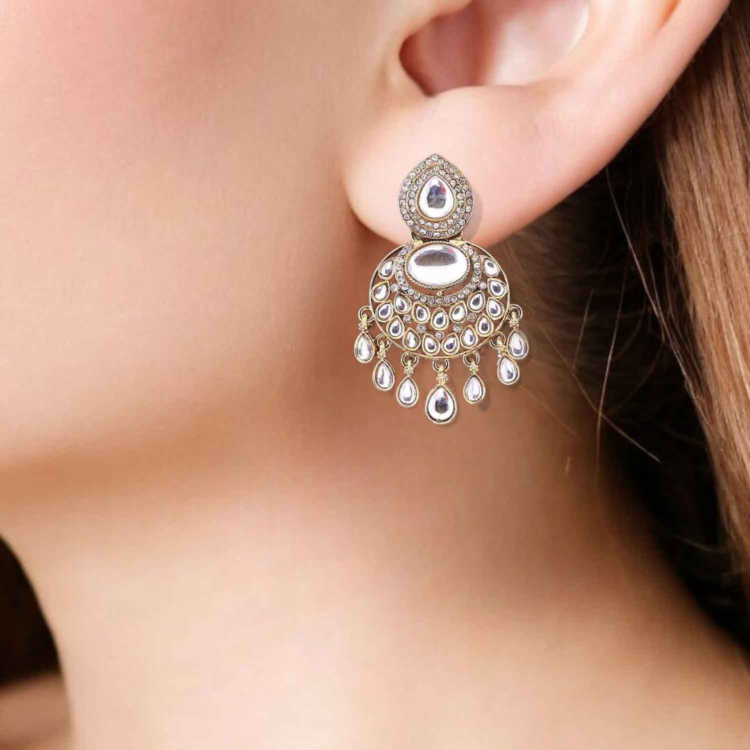 Golden Diyanshi Chandbalis