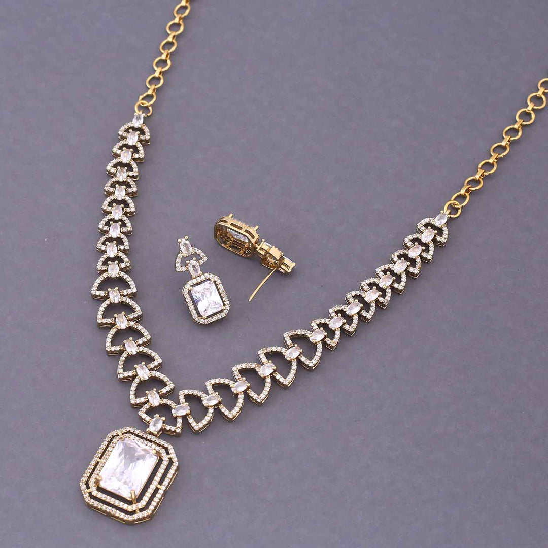 Golden Echoes Victorian Jewellery Set - New Arrival