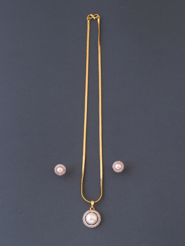 Golden Emer Pendant Set