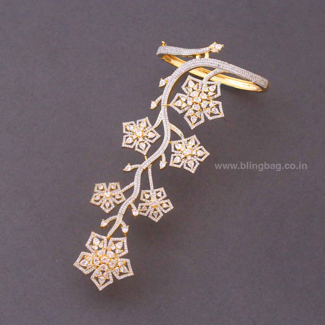 Golden Emilya Zirconia Hath Phool