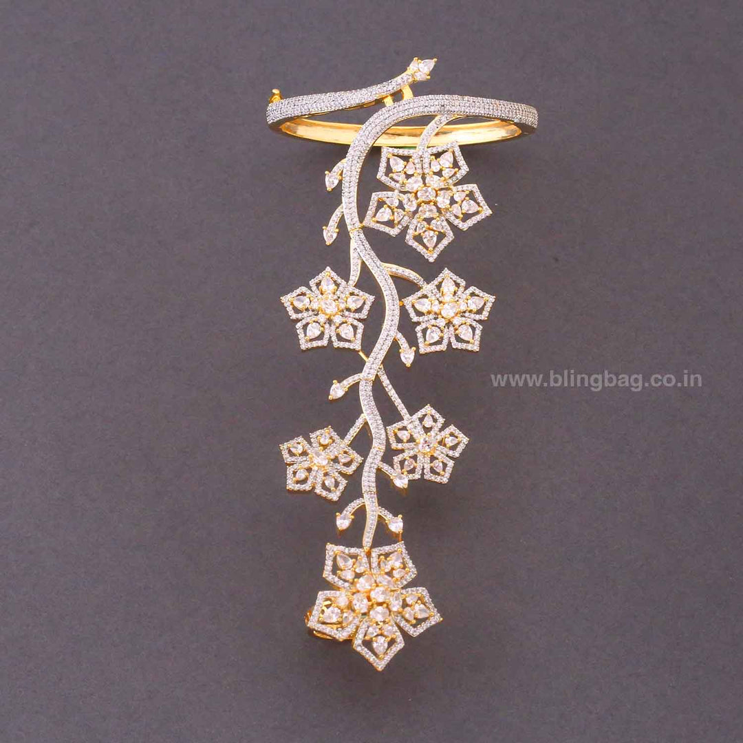 Golden Emilya Zirconia Hath Phool