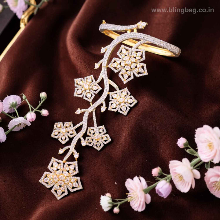 Golden Emilya Zirconia Hath Phool