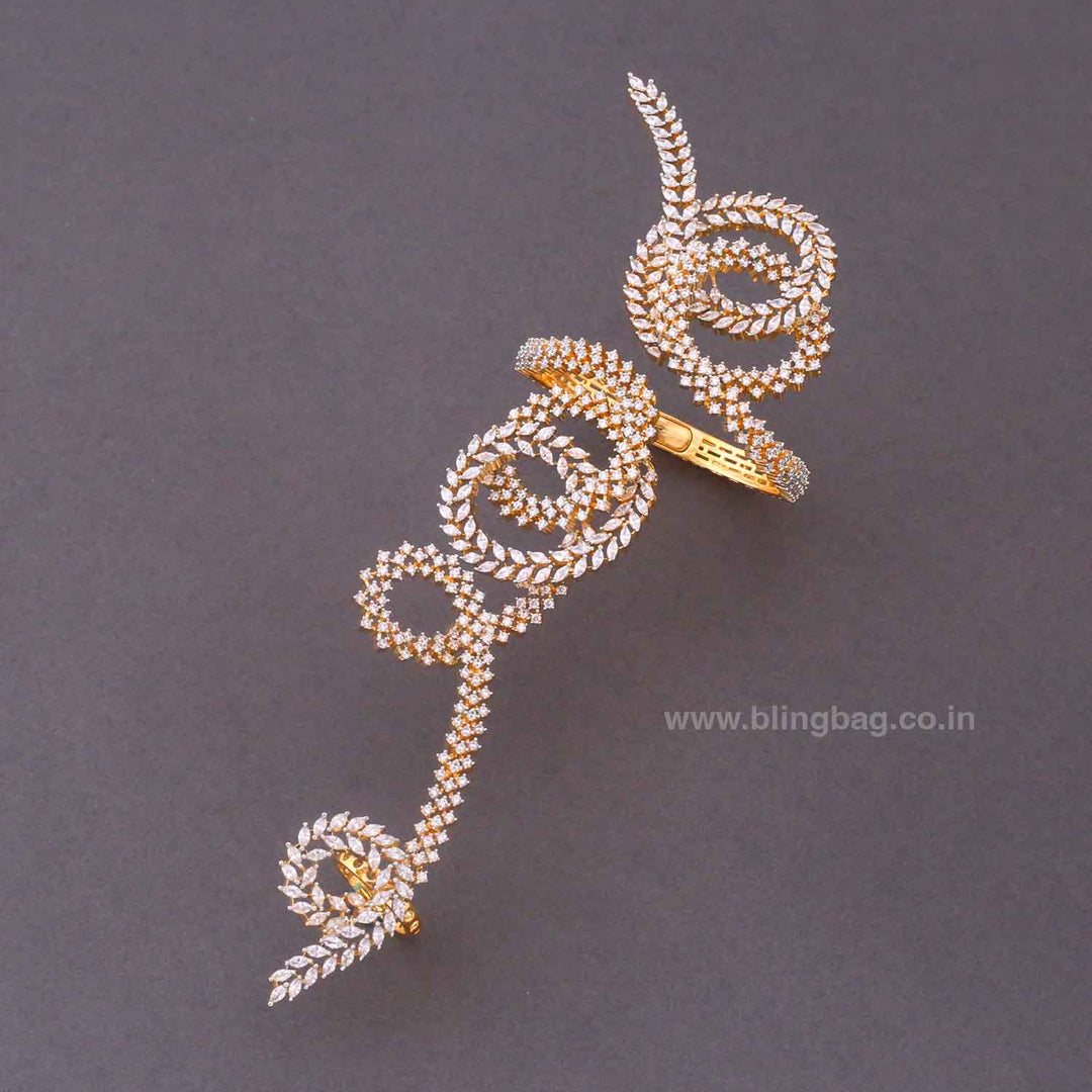 Golden Emmaa Zirconia Hath Phool