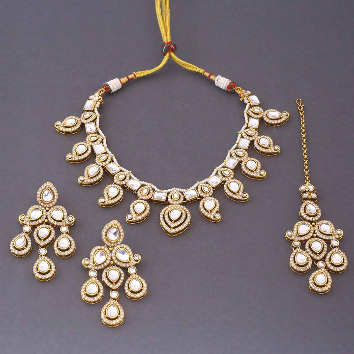 Golden Fariha Kundan Jewellery Set