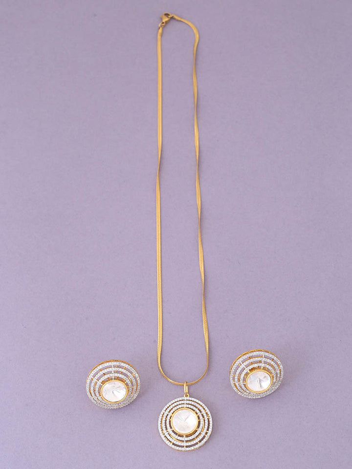 Golden Gabrielle Pendant Set