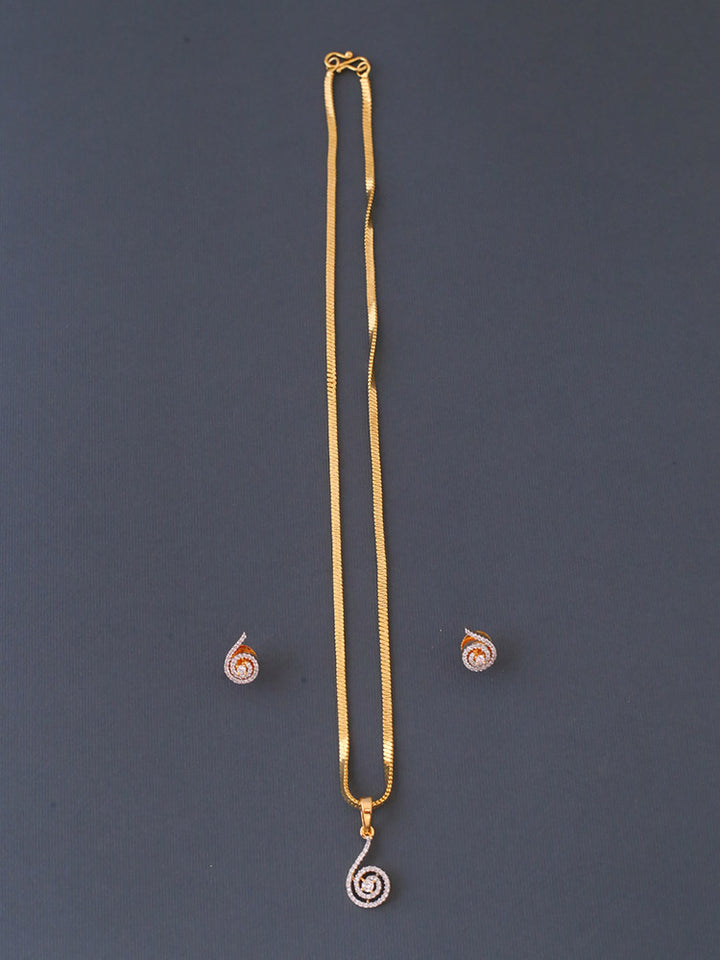 Golden Genevieve Pendant Set