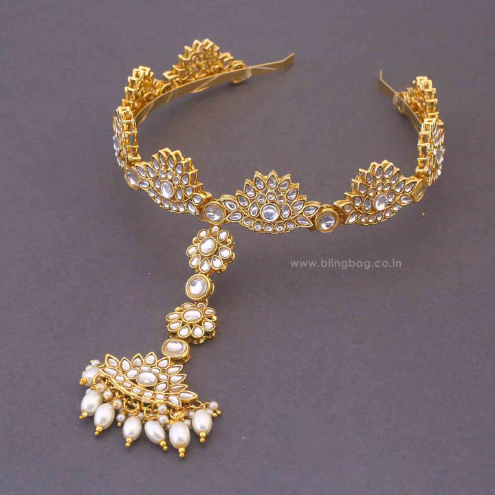 Golden Gitaani Hairband With Tikka