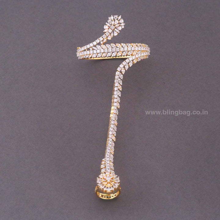 Golden Gracelyn Zirconia Hath Phool