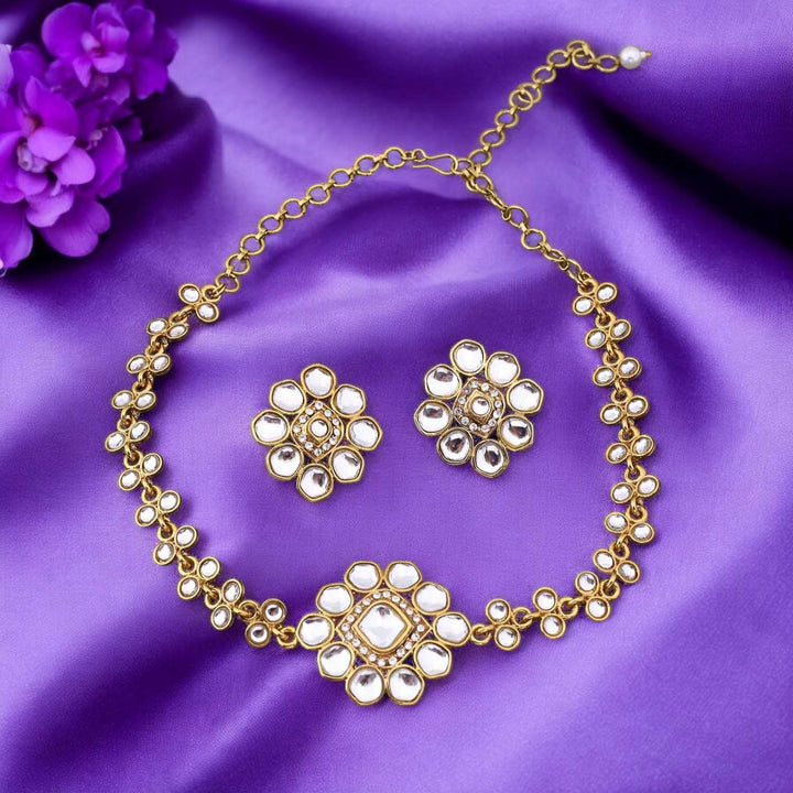 Golden Graffy Kundan Jewellery Set