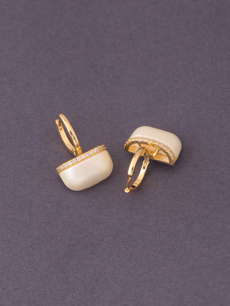 Golden Grethe Studs