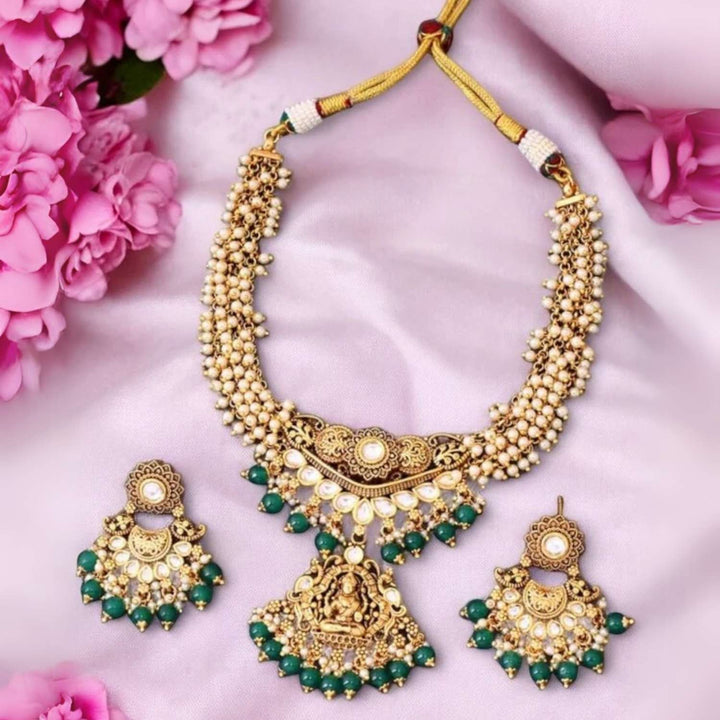 Golden Gunjita Temple Jewellery Set
