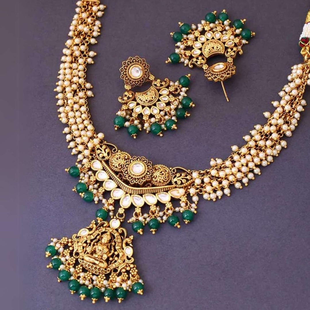 Golden Gunjita Temple Jewellery Set